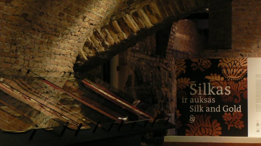 Ekskursija po parodą „Šilkas ir auksas“