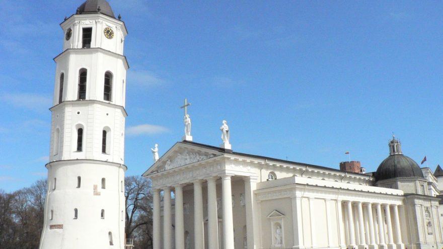 Katedros varpinė švenčia vienerių metų gimtadienį!