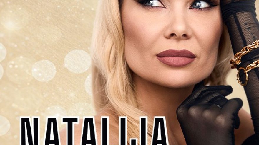 Natalija Bunkė su gyvo garso grupe