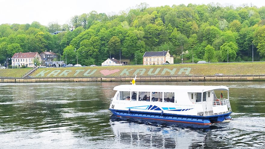Pasiplaukiojimas laivu Kaunas su gidės pasakojimais
