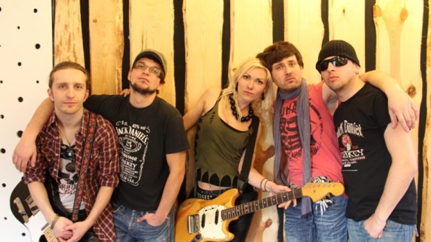 Premjera! “Dizzy Rockets” back to 90’s