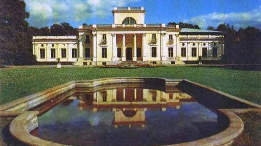 Dviračiais po tris Ed.F.Andre parkus