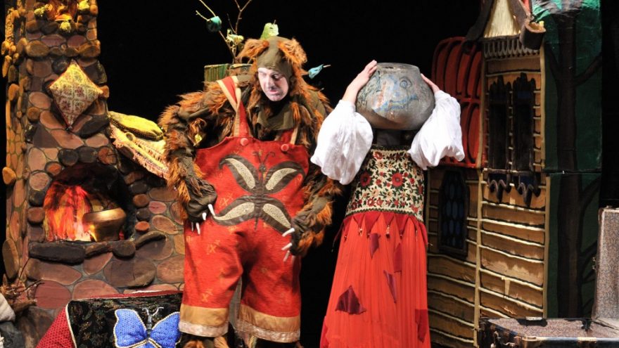 Raganiukės teatro spektaklis „Lokys ir mergaitė“
