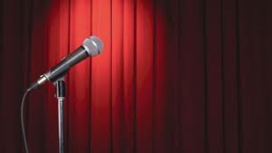 Stand-up comedy. Eik tu šokt!