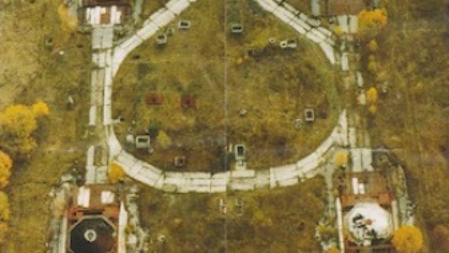Menininkų projektas Plokštinės raketų bazėje