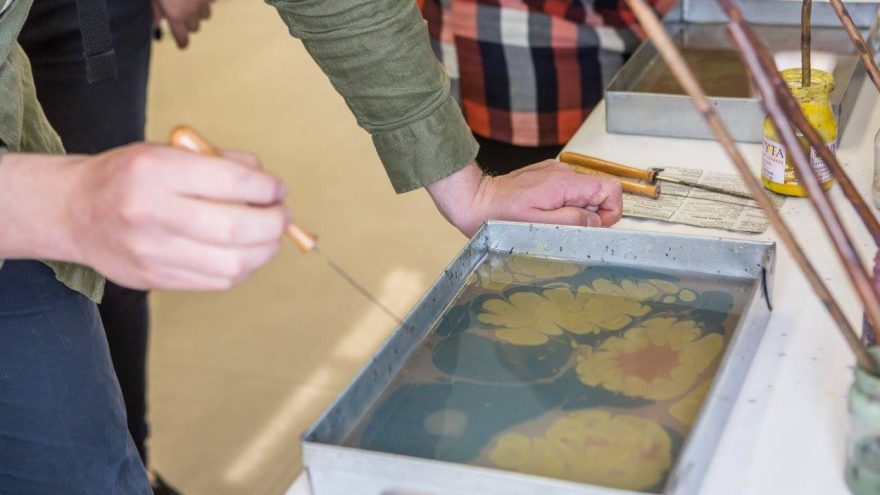 VYTA – tapyba ant vandens (ebru)