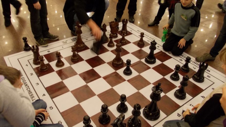 “Šachmatų ir sportinio pokerio dvikovė”