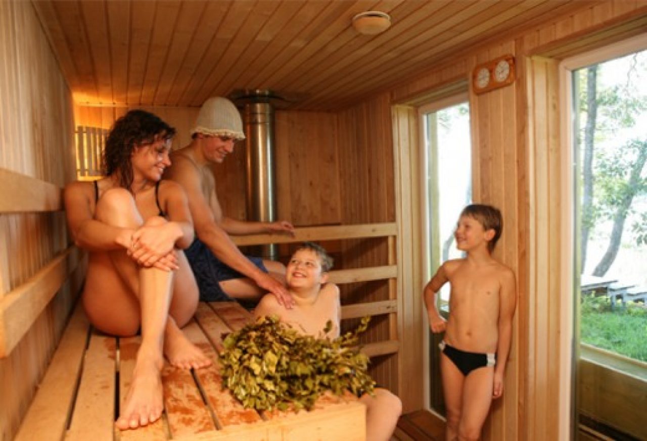 семья купается голыми в бане фото 109